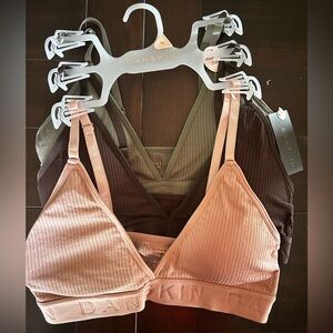 NEW* Women’s Medium Wireless Bras (set of 3)
